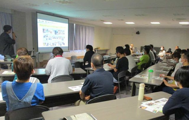 支援者向け講演のようす